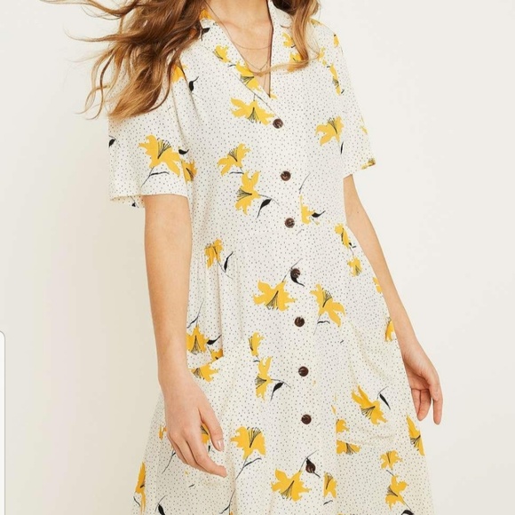 UOUrban outfitters floral midi dress sm. md. 68